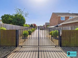 Private Gated Entrance - click for photo gallery